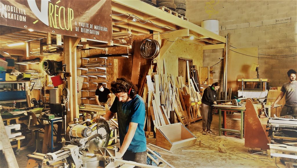 À G’Récup, un atelier partagé pour fabriquer en réemploi